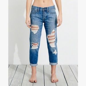Destroyed boyfriend jeans